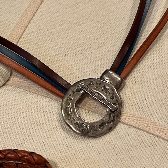 2 Leather Bracelets Double and a triple wrap - Picture 9 of 9